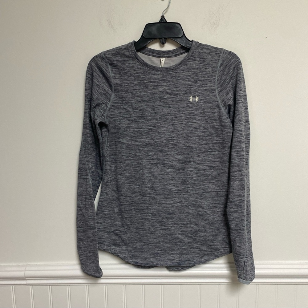 Underarmour Top Women’s Fleece lined cozy crew with thumbhole size M